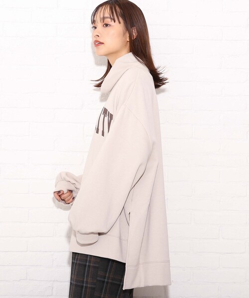 Cutie Blonde(キューティーブロンド)の「◆裏起毛ハイネックBIGチュニック(スウェット・レディース・ブラウン系その他2/ブルー/ライトベージュ/グレー系その他・00)」の11枚目の写真