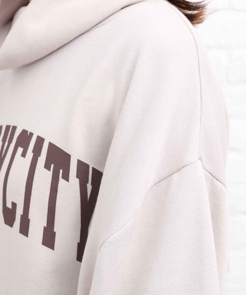 Cutie Blonde(キューティーブロンド)の「◆裏起毛ハイネックBIGチュニック(スウェット・レディース・ブラウン系その他2/ブルー/ライトベージュ/グレー系その他・00)」の8枚目の写真