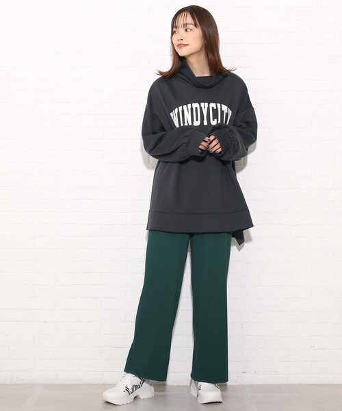 Cutie Blonde(キューティーブロンド)の「◆裏起毛ハイネックBIGチュニック(スウェット・レディース・ブラウン系その他2/ブルー/ライトベージュ/グレー系その他・00)」の9枚目の写真