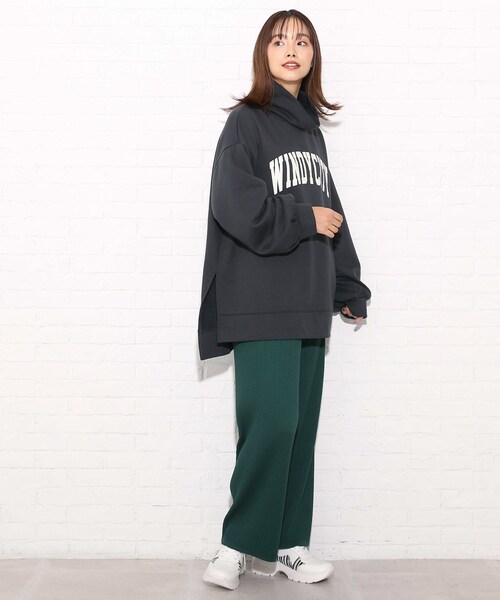 Cutie Blonde(キューティーブロンド)の「◆裏起毛ハイネックBIGチュニック(スウェット・レディース・ブラウン系その他2/ブルー/ライトベージュ/グレー系その他・00)」の18枚目の写真