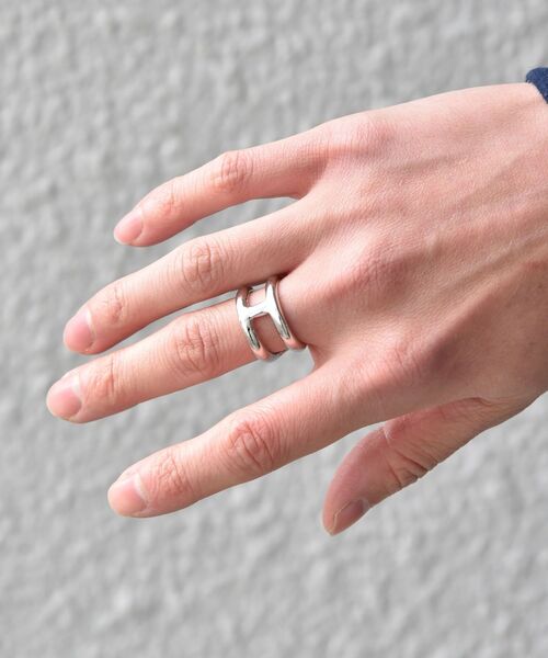 SHIPS(シップス)の「【WEB限定】SHIPS: デザイン リング(リング・メンズ・ストーン/ライトホワイト/オフホワイト/ホワイト系その他/ホワイト・ONE SIZE)」の4枚目の写真