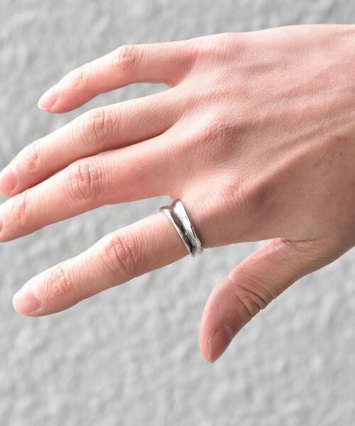 SHIPS(シップス)の「【WEB限定】SHIPS: デザイン リング(リング・メンズ・ストーン/ライトホワイト/オフホワイト/ホワイト系その他/ホワイト・ONE SIZE)」の7枚目の写真