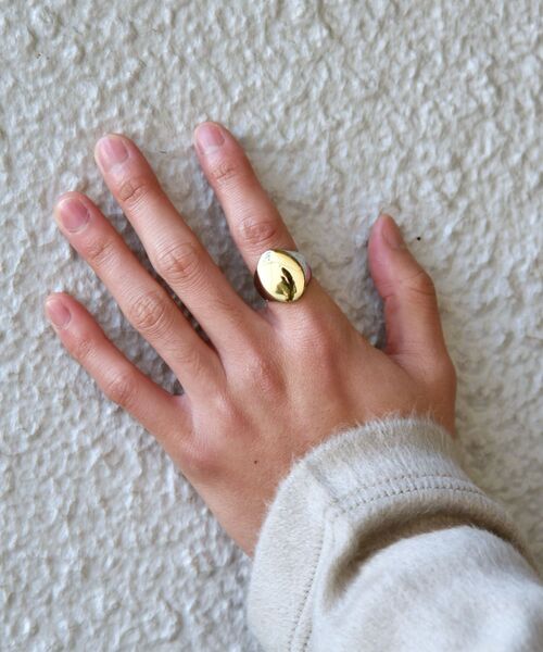 SHIPS(シップス)の「【WEB限定】SHIPS: デザイン リング(リング・メンズ・ストーン/ライトホワイト/オフホワイト/ホワイト系その他/ホワイト・ONE SIZE)」の10枚目の写真