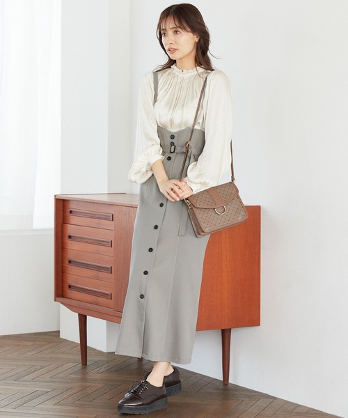 mysty woman(ミスティウーマン)の「ボリュームチュニックシャツ 263622(シャツ/ブラウス・レディース・ブラック/ブラウン/アイボリー・FREE)」の6枚目の写真
