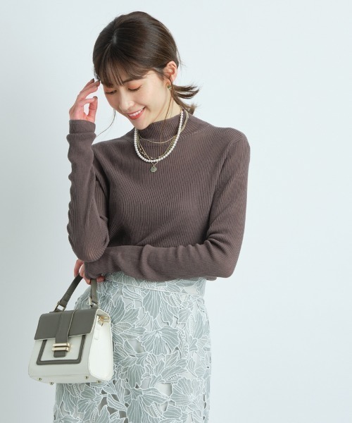 Apuweiser-riche（アプワイザーリッシェ）の「ハイネックシアーニット（ニット/セーター・レディース・ホワイト/グリーン/コーラルピンク/チャコールグレー・2）」の16枚目の写真