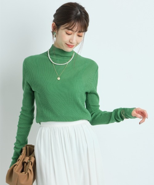 Apuweiser-riche（アプワイザーリッシェ）の「ハイネックシアーニット（ニット/セーター・レディース・ホワイト/グリーン/コーラルピンク/チャコールグレー・2）」の8枚目の写真