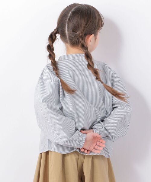 SHIPS any（シップス エニィ）の「SHIPS any: リラックス プルオーバー ブラウス ストライプ<KIDS>（シャツ/ブラウス・キッズ・オフホワイト・S(110-120)/M(125-135)/L(140-150)）」の5枚目の写真