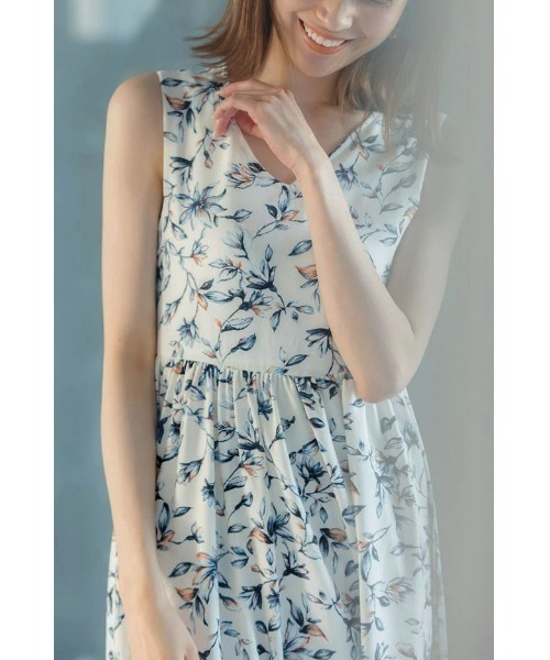 &. NOSTALGIA（アンドドットノスタルジア）の「前後2WAYリーフドレス（ワンピース・レディース・ホワイト/ブラック・FREE）」の4枚目の写真