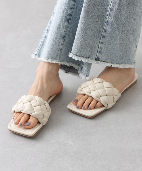 COLONY 2139（コロニートゥーワンスリーナイン）の「編み込みフラットサンダル（サンダル・レディース・ブラック/アイボリー・22.5/24.5/23.5）」の4枚目の写真