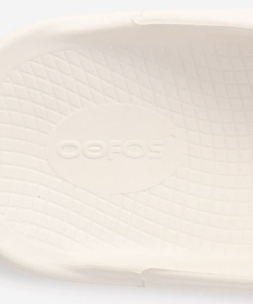 OOFOS(ウーフォス)の「OOFOS | OOriginal WHITE MEN(サンダル・メンズ・ホワイト・28/26/27)」の10枚目の写真