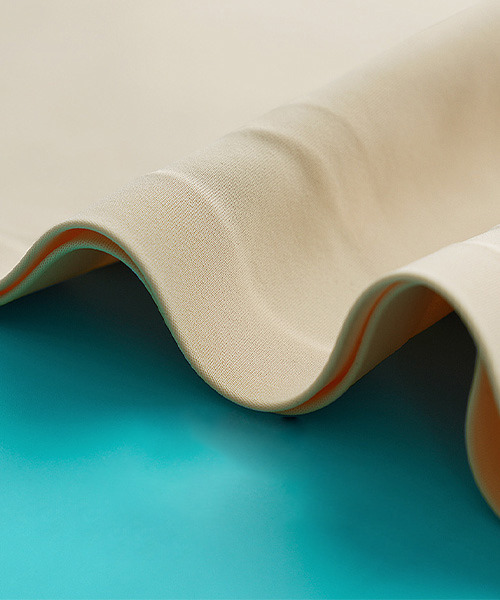 c.u.l（シーユーエル）の「ショート丈 カップ付きキャミソール culw220（キャミソール・レディース・ホワイト/ブラック/ライトイエロー・M/L/XL）」の6枚目の写真