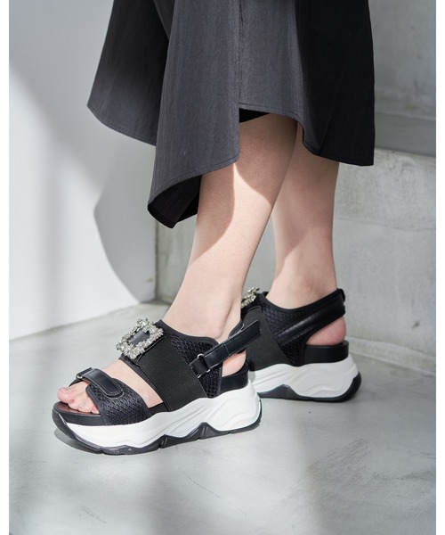 Mafmof（マフモフ）の「Mafmof(マフモフ)ボリュームソールビジュースポーツサンダル（サンダル・レディース・ブラック/ホワイト・M/LL/L/S）」の8枚目の写真