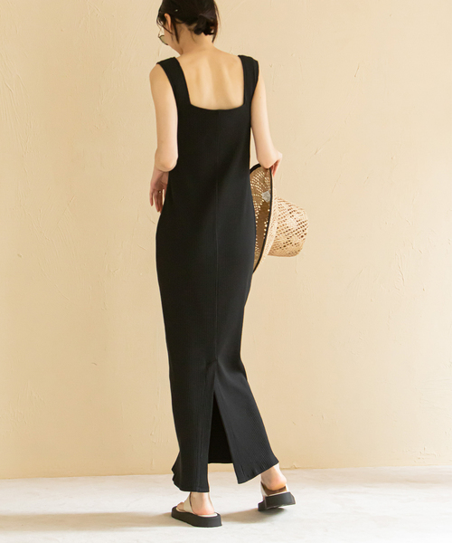 U by SPICK&SPAN(ユーバイスピックアンドスパン)の「スクエアネックリブワンピース(ワンピース・レディース・ブラック/ブラウン/ベージュ・FREE)」の7枚目の写真