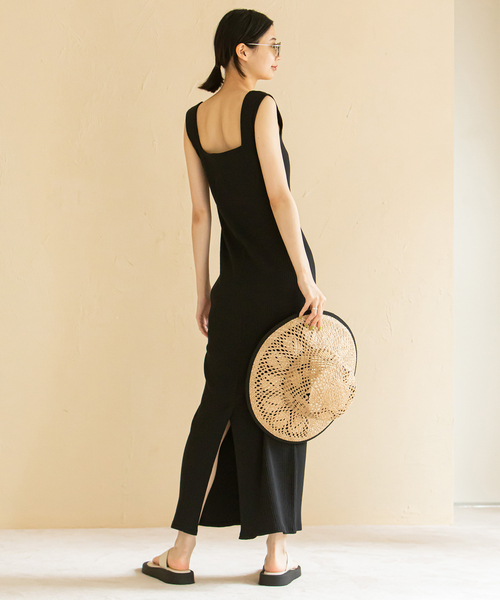 U by SPICK&SPAN(ユーバイスピックアンドスパン)の「スクエアネックリブワンピース(ワンピース・レディース・ブラック/ブラウン/ベージュ・FREE)」の8枚目の写真
