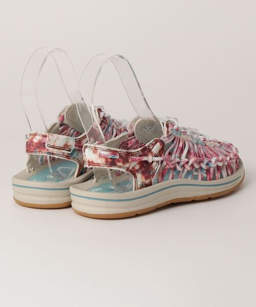 KEEN（キーン）の「UNEEK CANVAS / ユニーク キャンバス/ レディース スニーカー サンダル（サンダル・レディース・ピンク系・24cm/23cm/24.5cm/25cm/23.5cm/22.5cm/25.5cm）」の2枚目の写真