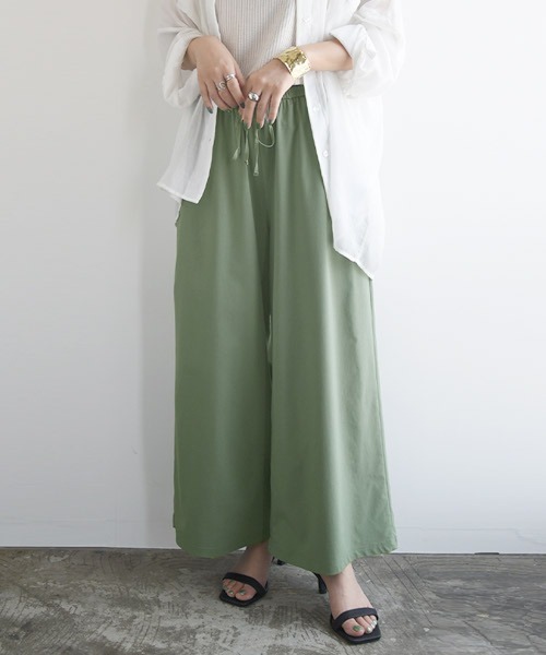 and it_（アンドイット）の「ライトクールストレッチワイドパンツ（その他パンツ・レディース・チャコールグレー/ベージュ/ブラック/カーキ・L/M）」の4枚目の写真