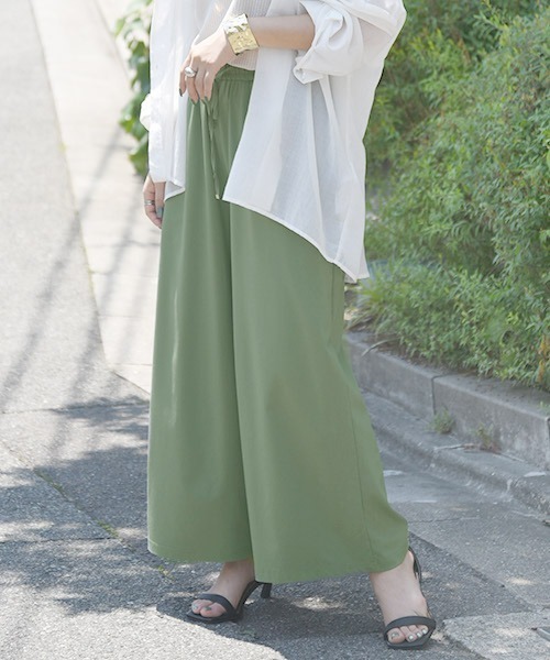 and it_（アンドイット）の「ライトクールストレッチワイドパンツ（その他パンツ・レディース・チャコールグレー/ベージュ/ブラック/カーキ・L/M）」の17枚目の写真