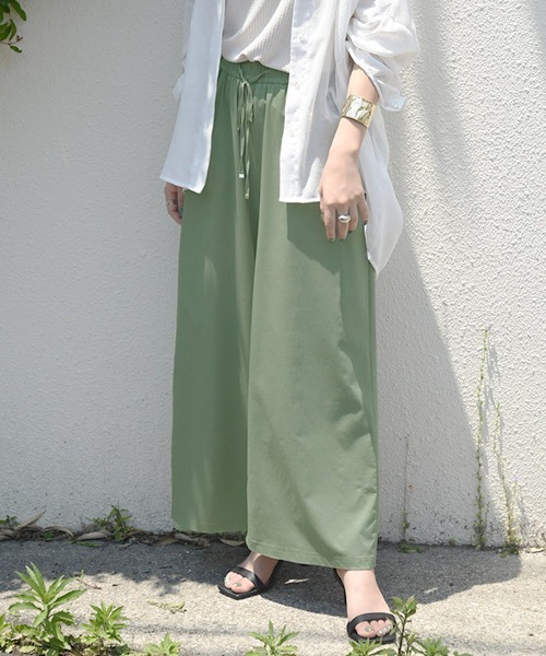 and it_（アンドイット）の「ライトクールストレッチワイドパンツ（その他パンツ・レディース・チャコールグレー/ベージュ/ブラック/カーキ・L/M）」の5枚目の写真