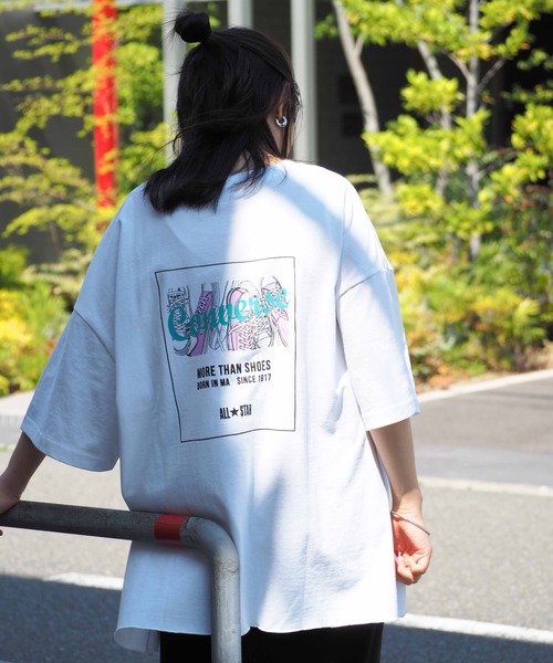 CONVERSE(コンバース)の「【CONVERSE】コンバースオールスター バックプリントビッグTee(Tシャツ/カットソー・レディース・ホワイト/ブラック/ベージュ/ホワイト系その他/ブラック系その他/ベージュ系その他・M)」の3枚目の写真