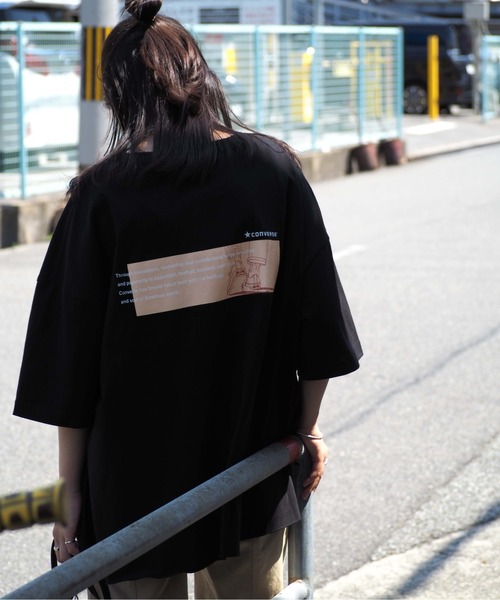 CONVERSE(コンバース)の「【CONVERSE】コンバースオールスター バックプリントビッグTee(Tシャツ/カットソー・レディース・ホワイト/ブラック/ベージュ/ホワイト系その他/ブラック系その他/ベージュ系その他・M)」の4枚目の写真