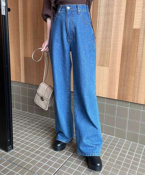 MAJESTIC LEGON(マジェスティックレゴン)の「デニムワイドパンツ(デニムパンツ・レディース・サックスブルー/ブルー・SMALL/MEDIUM)」の6枚目の写真