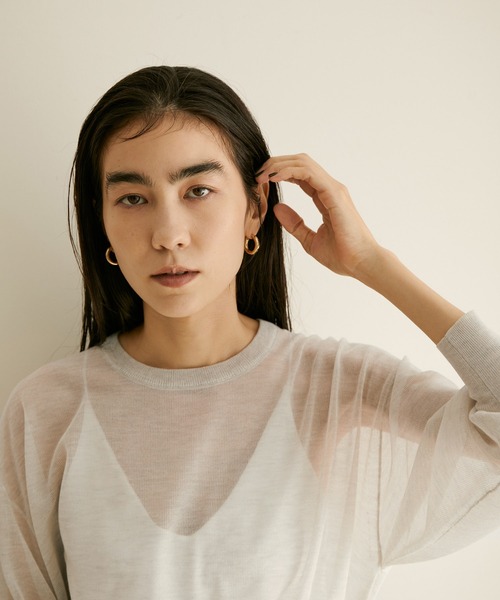 SALON adam et rope'（サロン アダム エ ロペ）の「シアークルーネックTプルオーバー（Tシャツ/カットソー・レディース・ブラック/オフホワイト/ベージュ・FREE）」の17枚目の写真