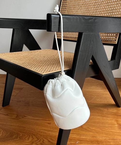 CAPRICIEUX LE'MAGE（カプリシューレマージュ）の「ウェービー巾着バッグ（ハンドバッグ・レディース・ホワイト/ブラック・FREE）」の12枚目の写真