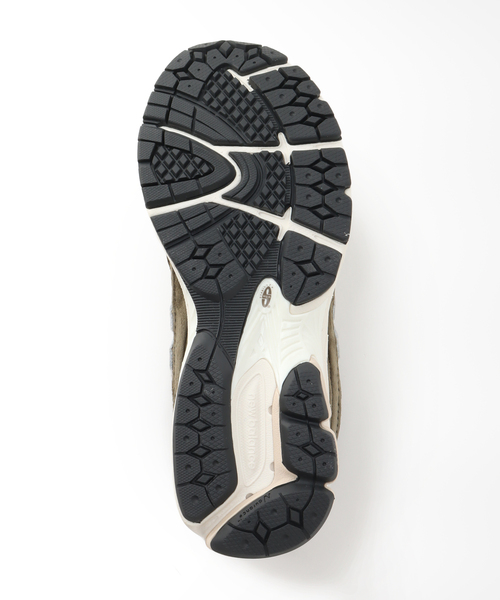 SLOBE IENA（スローブイエナ）の「【NEW BALANCE / ニューバランス】 M2002RHN（スニーカー・レディース・チャコールグレー・22.5cm/23cm/23.5cm/24cm/24.5cm）」の16枚目の写真