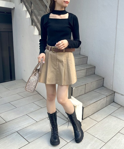 OLIVE des OLIVE（オリーブデオリーブ）の「チョーカーネックダブルフロントプルオーバ（ニット/セーター・レディース・オフホワイト/サックスブルー/グレー/ブラック・FREE）」の5枚目の写真