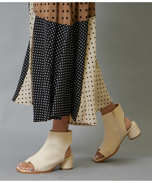 Settimissimo（セッティミッシモ）の「オープントゥショートブーツ（ブーツ・レディース・ブラック/オフホワイト・S/M/L）」の6枚目の写真