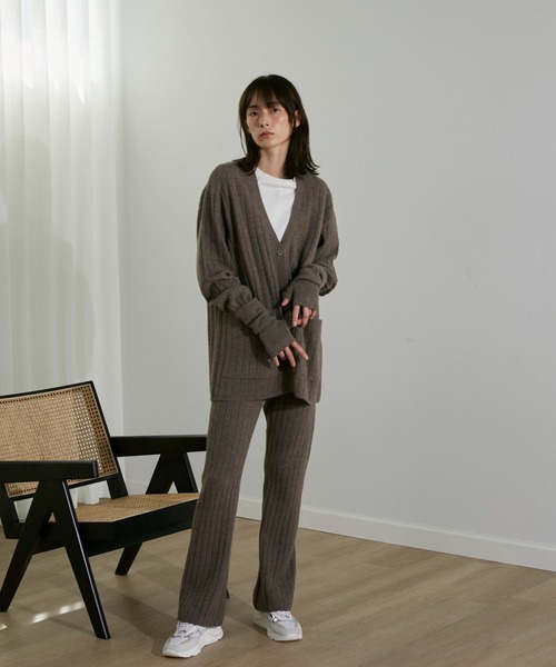 YVON(イヴォン)の「ワイドリブニットパンツ(その他パンツ・レディース・ベージュ/モカ・9号)」の2枚目の写真