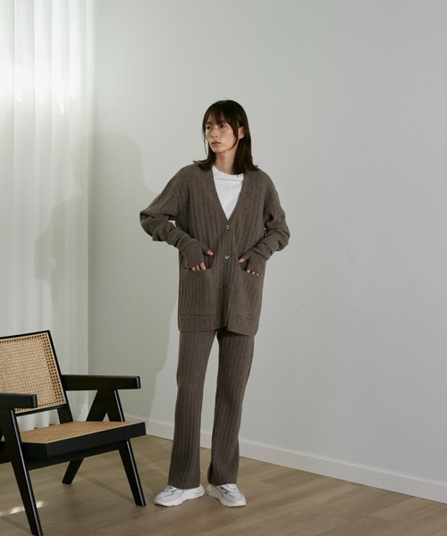 YVON(イヴォン)の「ワイドリブニットパンツ(その他パンツ・レディース・ベージュ/モカ・9号)」の3枚目の写真