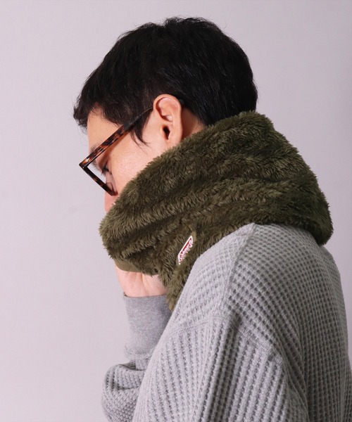 COLEMAN（コールマン）の「(LF)【Coleman】フロント ボタン ボア ネックウォーマー（ネックウォーマー/スヌード・レディース・ベージュ/カモフラージュ/ブラック/ネイビー/カーキ・ONE SIZE）」の8枚目の写真