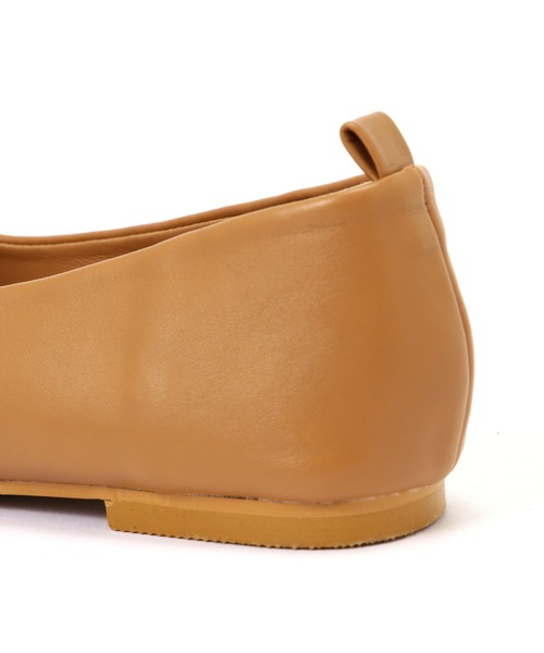 N.（N. Natural Beauty Basic）（エヌエヌナチュラルビューティーベーシック）の「アンクルチェーンストラップフラットパンプス（パンプス・レディース・ブラック/ベージュ・LARGE/MEDIUM）」の21枚目の写真