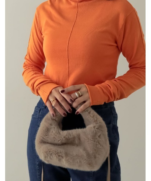 Re:EDIT（リエディ）の「[2023A/W COLLECTION]フェイクファーハンドバッグ（ハンドバッグ・レディース・ブラック/ベージュ/グリーン/モカ・FREE）」の5枚目の写真