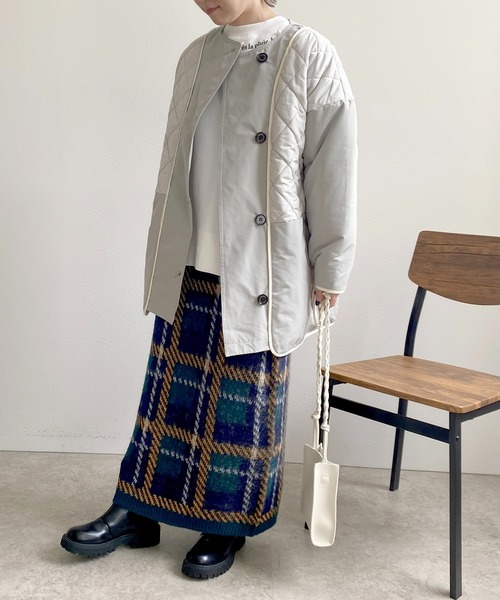 LHELBIE(レルビエ)の「キルティング切替ハーフコート(ダウンジャケット/コート・レディース・ブラック/ベージュ/ライトグレー・M)」の8枚目の写真