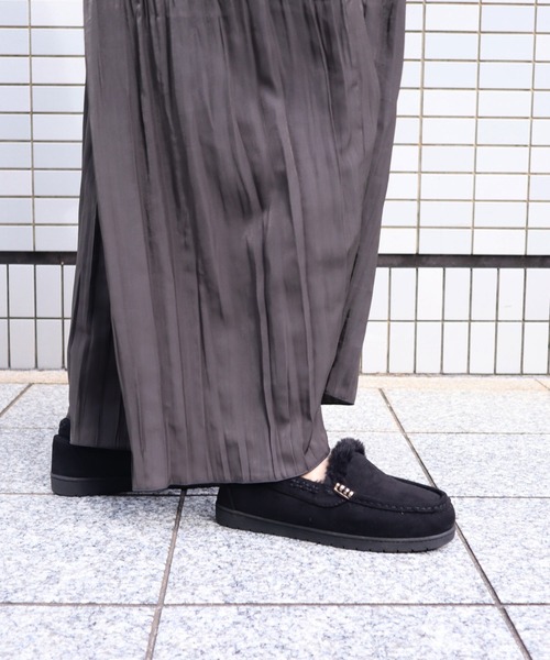 Isn't She?(イズントシー)の「フェイクムートンモカシン(モカシン/デッキシューズ・レディース・キャメル/ブラック/モカ・LL/S/L/M)」の7枚目の写真