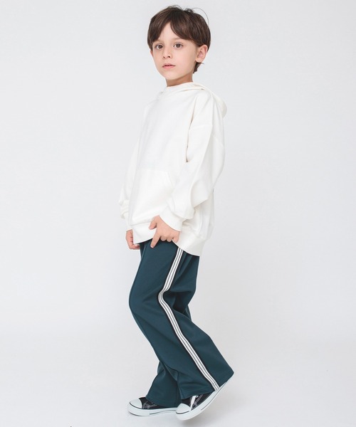 BRANSHES（ブランシェス）の「【バックプリント】ロゴフーデットパーカー（スウェット・キッズ・ネイビー/ブラック/アイボリー・130/110/140/150/160/120/100）」の5枚目の写真