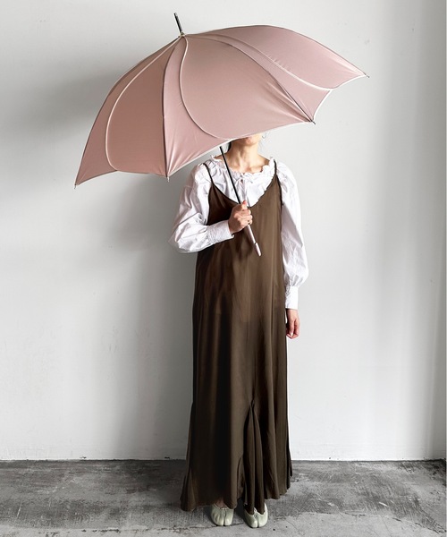 COMMON WARE(コモンウェアー)の「NT : フレラ傘 晴雨兼用花びら傘 UV 60cm(長傘・レディース・ライトパープル/バイオレット/ピンクベージュ・FREE)」の3枚目の写真