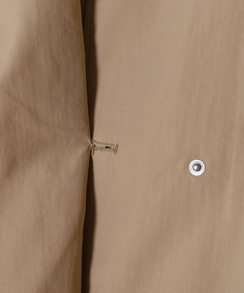 w closet（ダブルクローゼット）の「ハイネックナイロンロングコート（ナイロンジャケット・レディース・ベージュ/カーキ/アイボリー・FREE）」の18枚目の写真