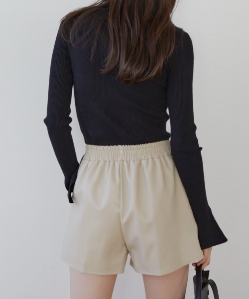 ACYM(アシーム)の「Relax leather short パンツ(その他パンツ・レディース・アイボリー/ブラウン・FREE)」の10枚目の写真