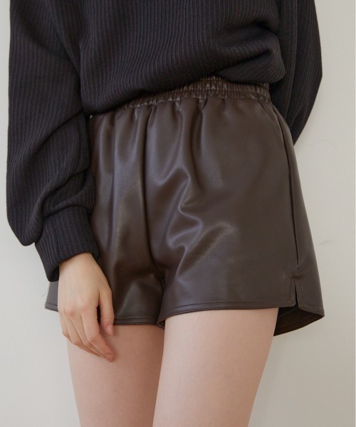 ACYM(アシーム)の「Relax leather short パンツ(その他パンツ・レディース・アイボリー/ブラウン・FREE)」の11枚目の写真