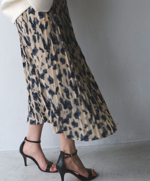 marjour(マージュール)の「PRINT PLEATS SKIRT(スカート・レディース・ベージュ系その他・M)」の12枚目の写真