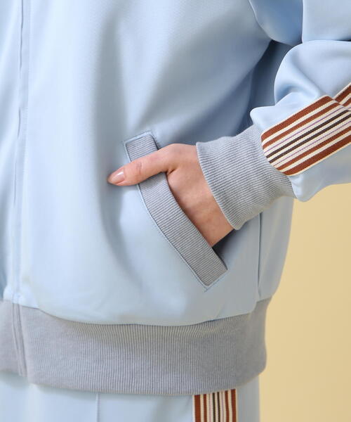 AVIREX（アヴィレックス）の「MA-1 TRUCKER JACKET/ MA-1トラッカージャケット（ジャージ・レディース・オリーブ系/ブルー系その他3・F）」の21枚目の写真