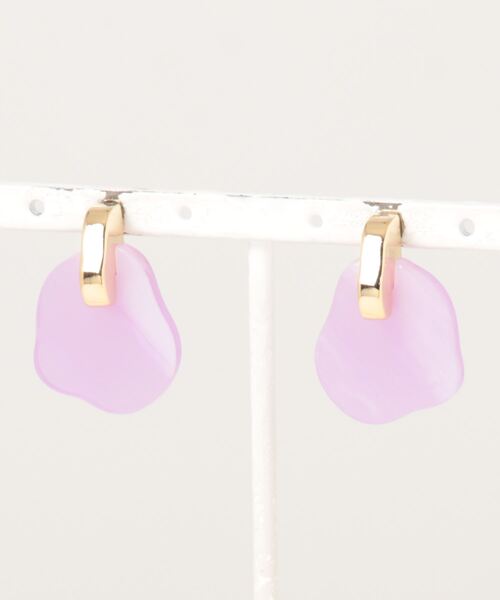 tone(トーン)の「【KuKuLu TOKYO】メタル × カラー ニュアンス クロス ピアス(ニッケルフリー)(ピアス(両耳用)・レディース・グリーン/アイボリー/ブラウン系その他/ブラック/パープル・FREE)」の12枚目の写真