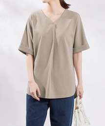 すっきりVネックTシャツブラウス
