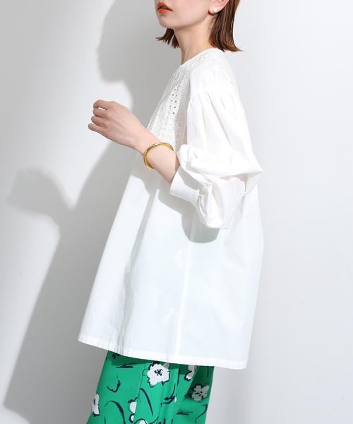 SLOBE IENA（スローブイエナ）の「カットワークタックブラウス