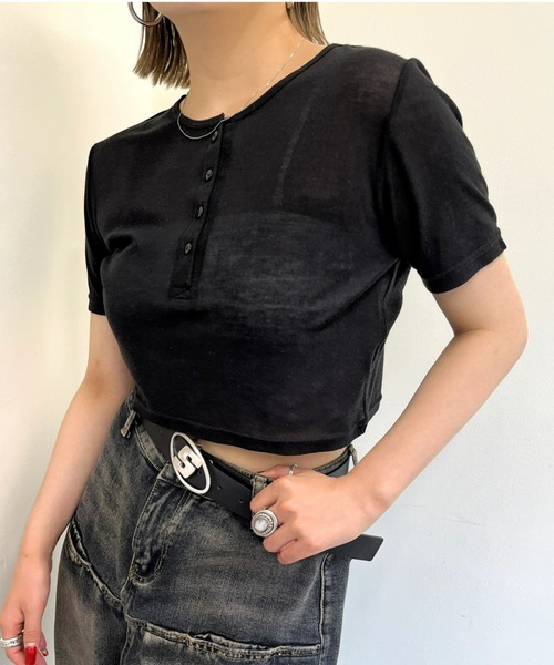 WHO'S WHO gallery(フーズフーギャラリー)の「シアーヘンリーTEE(Tシャツ/カットソー・レディース・ホワイト/ピンク/ブラック・FREE)」の1枚目の写真