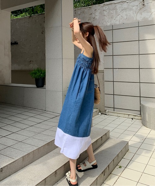 LOPASS(ロパス)の「バイカラー切り替えデニムキャミワンピース(ワンピース・レディース・ブルー・M/L)」の3枚目の写真