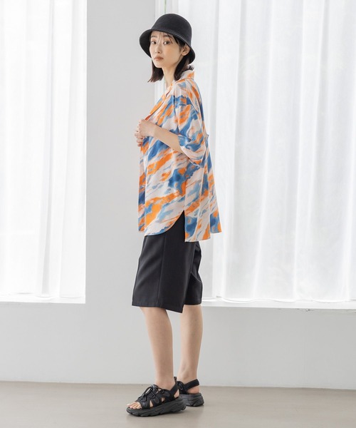 LAKOLE(ラコレ)の「マーブルプリントオーバーシャツ / 963113(シャツ/ブラウス・レディース・オレンジ/ブラック・SMALL/MEDIUM)」の3枚目の写真